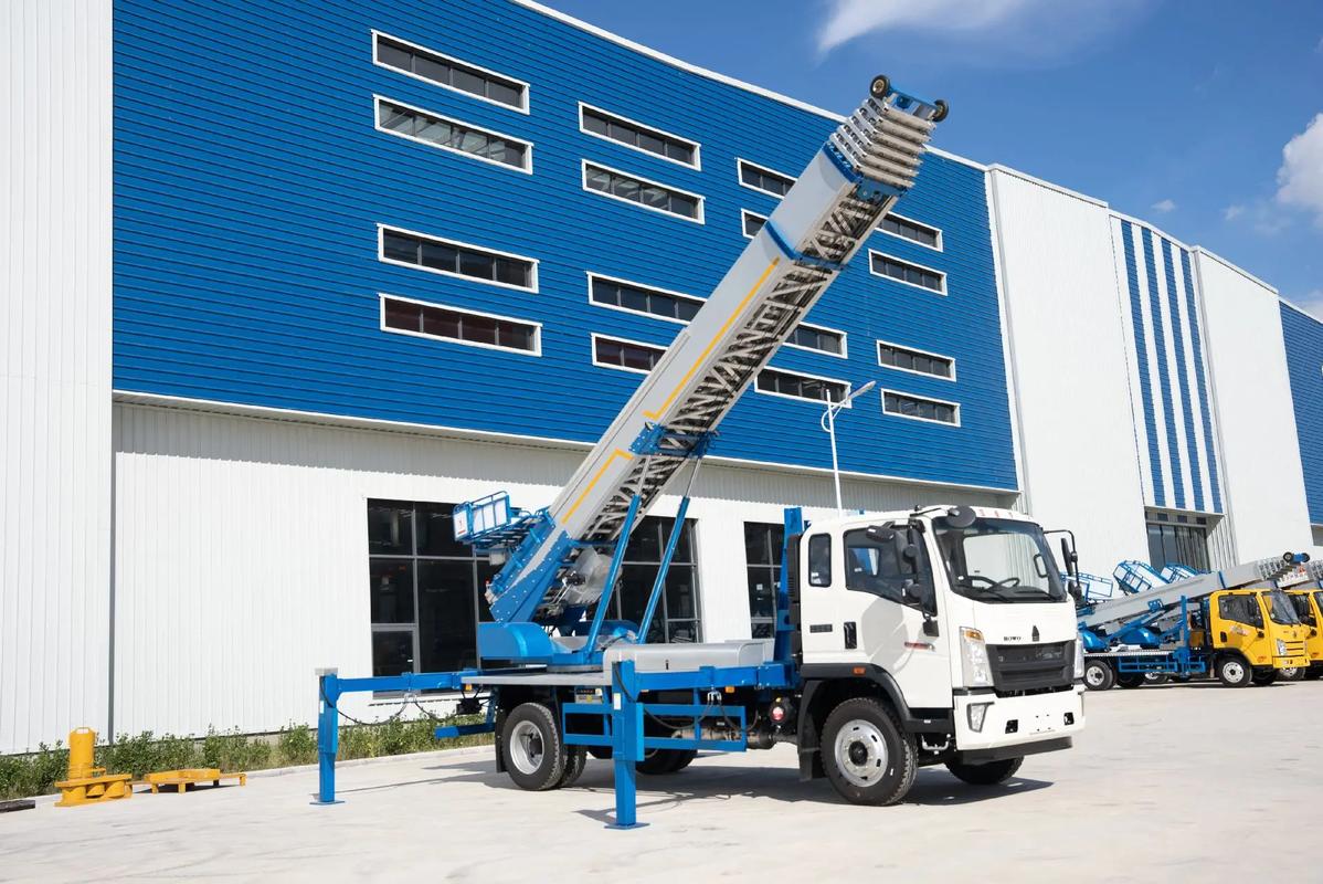 枣庄市中小型云梯车上料车租赁多少钱