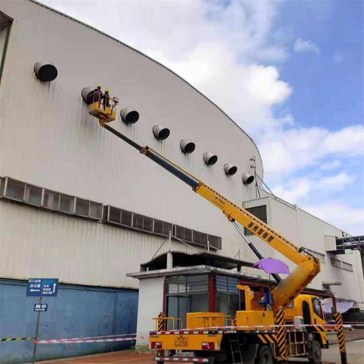 枣庄市中高空作业车出租服务：专业广告牌安装解决方案